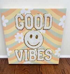 GOOD VIBES Smiley Face Quote Canvas & Wood Wall Plaque, Square Multicolor